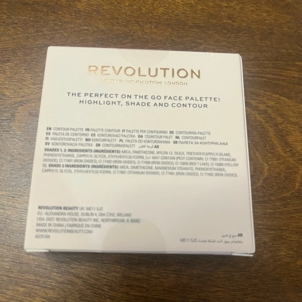 Revolution Pink and Brown Contour Bronzer Palette